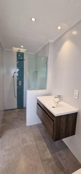 Paradise Heights Luxury Apartments & Villa بو فالون المظهر الخارجي الصورة